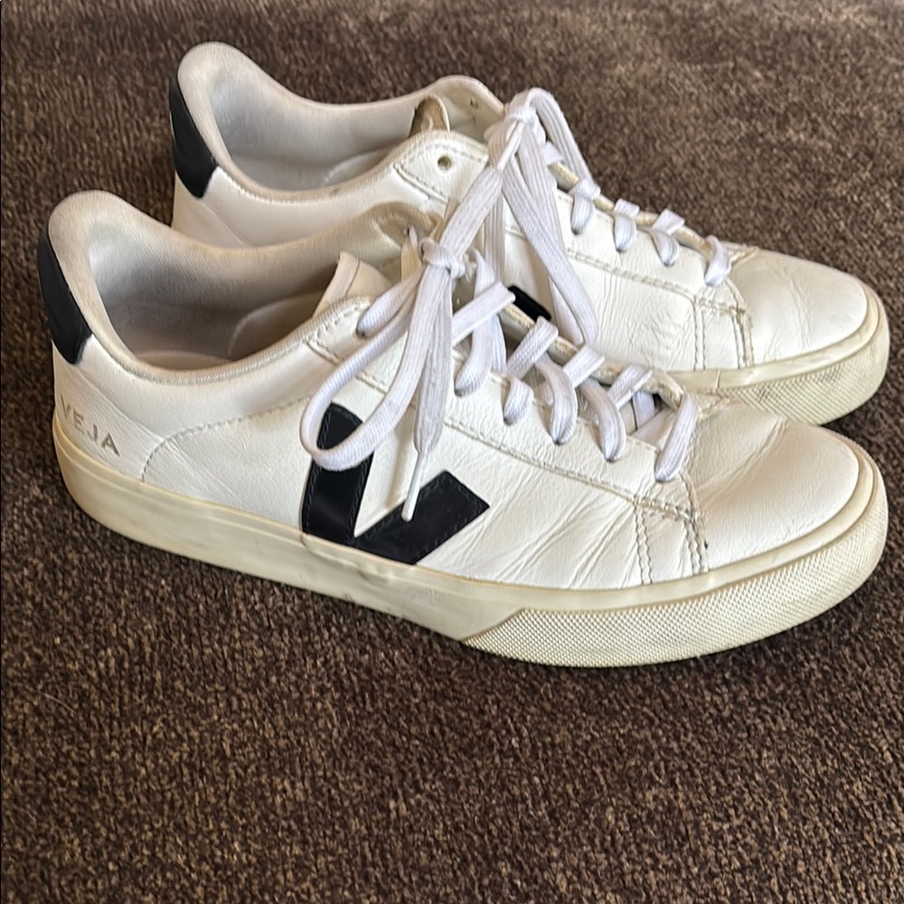 Veja White and Black Sneakers Sleek Low-Top Design